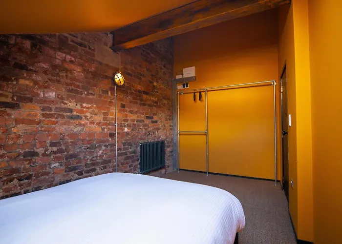 By * Leeds (West Yorkshire)